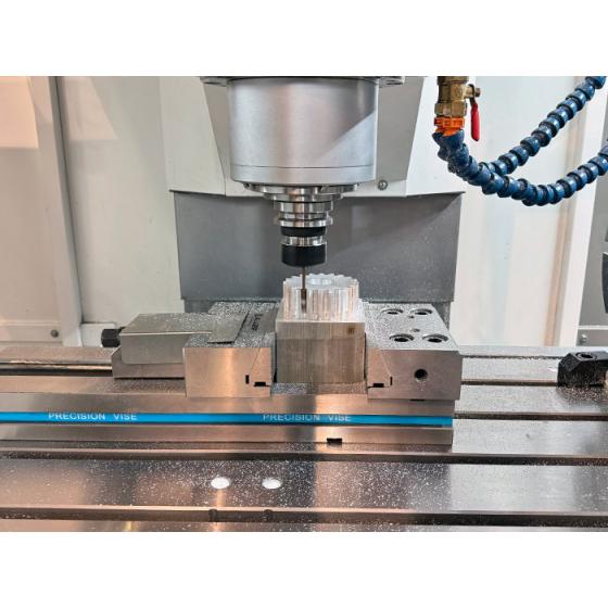 Вертикальный фрезерный обрабатывающий центр DMTG VDLS1000